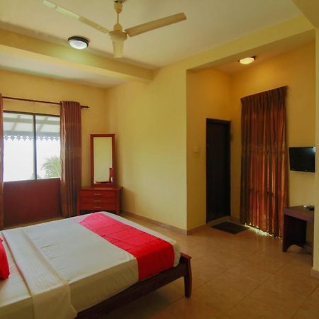 Oyo 553 Polhena Bay Resort Matara Extérieur photo