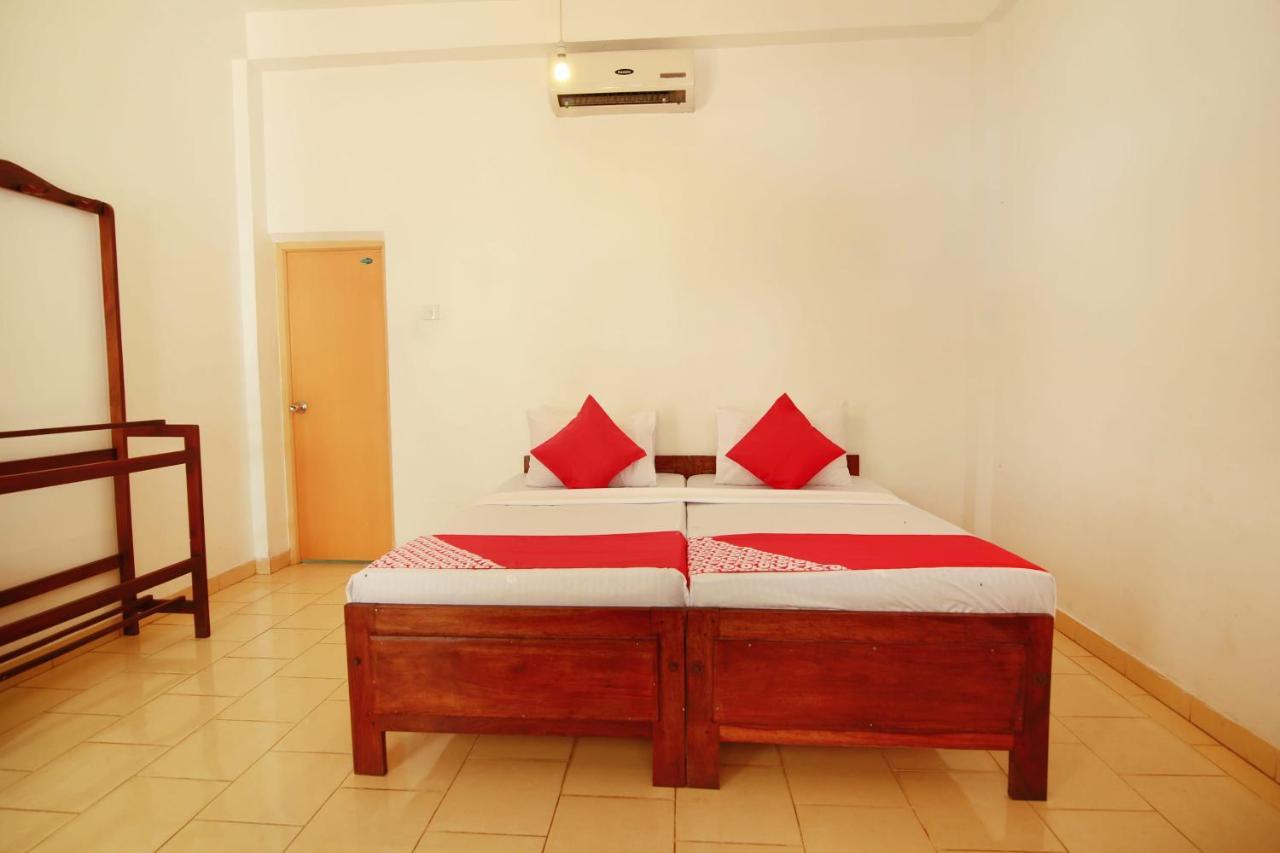 Oyo 553 Polhena Bay Resort Matara Extérieur photo