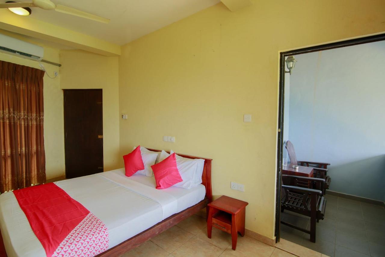 Oyo 553 Polhena Bay Resort Matara Extérieur photo