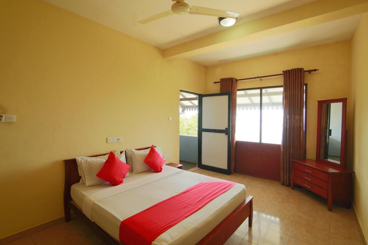 Oyo 553 Polhena Bay Resort Matara Extérieur photo