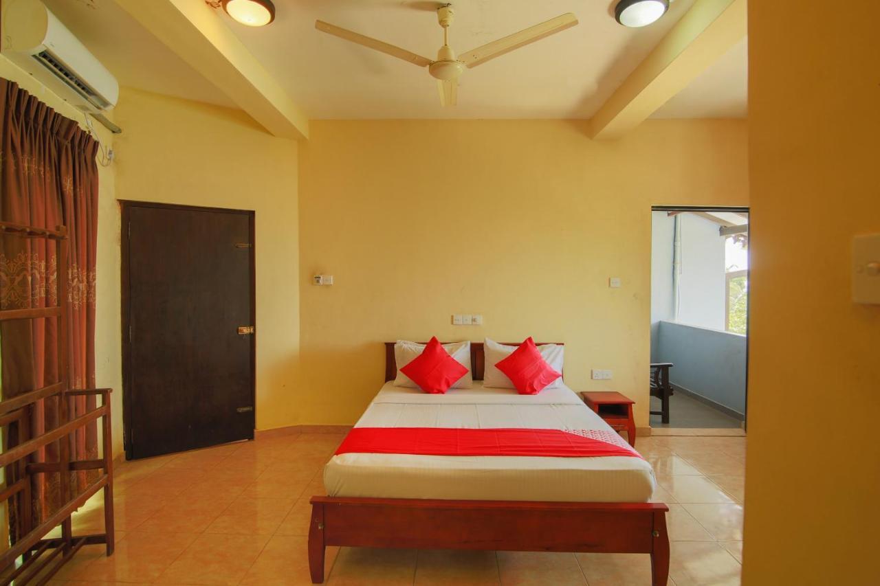 Oyo 553 Polhena Bay Resort Matara Extérieur photo