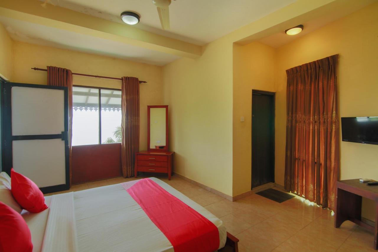 Oyo 553 Polhena Bay Resort Matara Extérieur photo